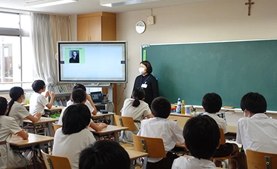 underwear_classroom