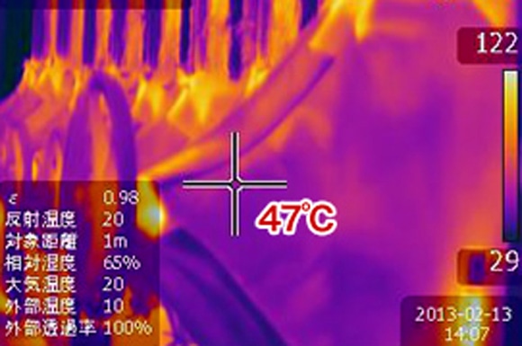 サーモ画像 120℃→47℃ 100Aバルプにて